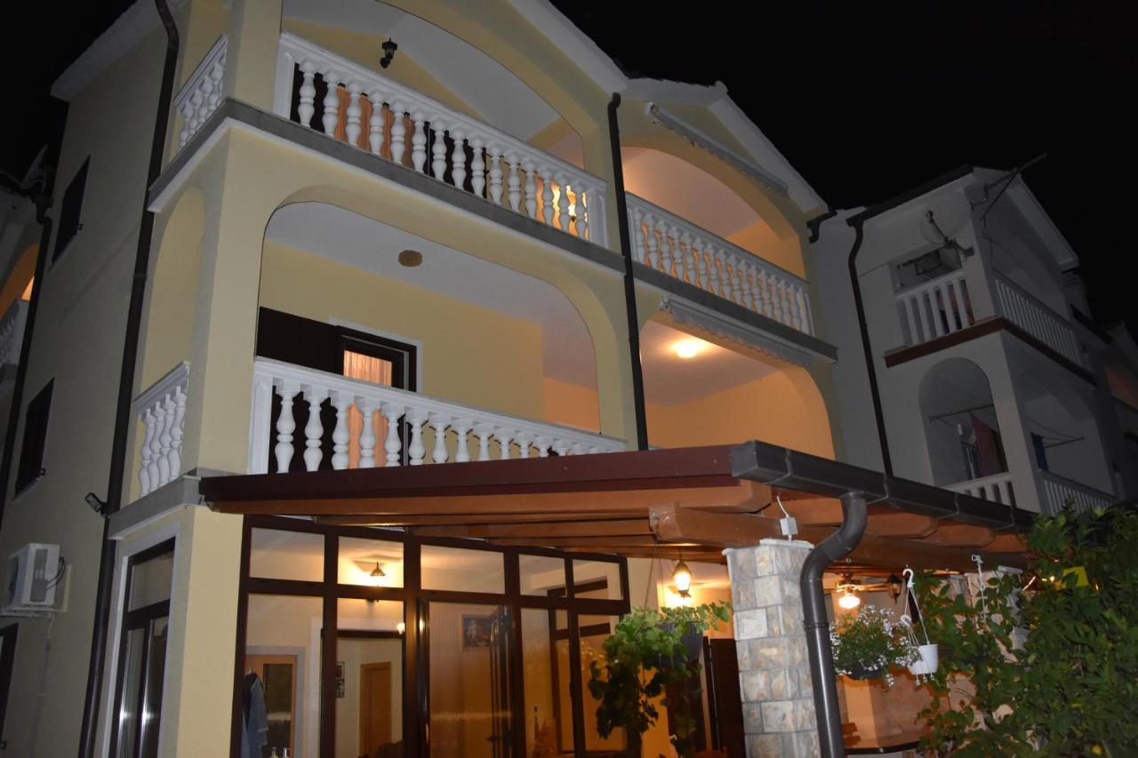 Apartments Villa Macola Trogir Exterior photo