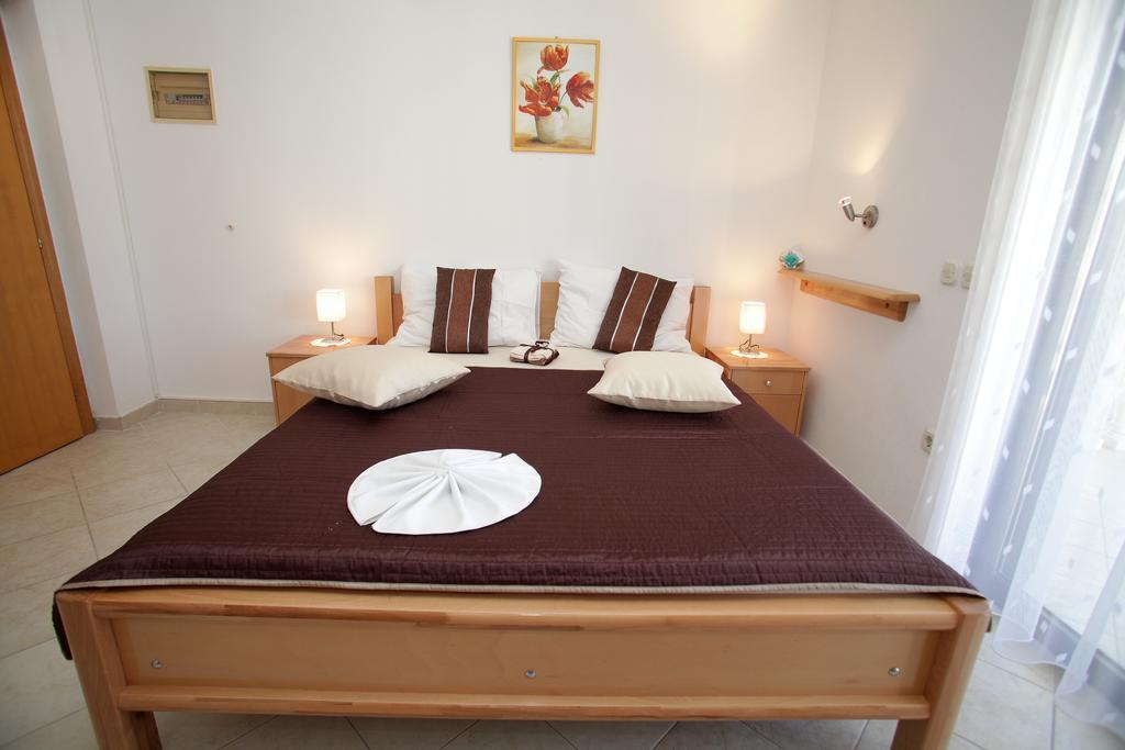 Apartments Villa Macola Trogir Exterior photo