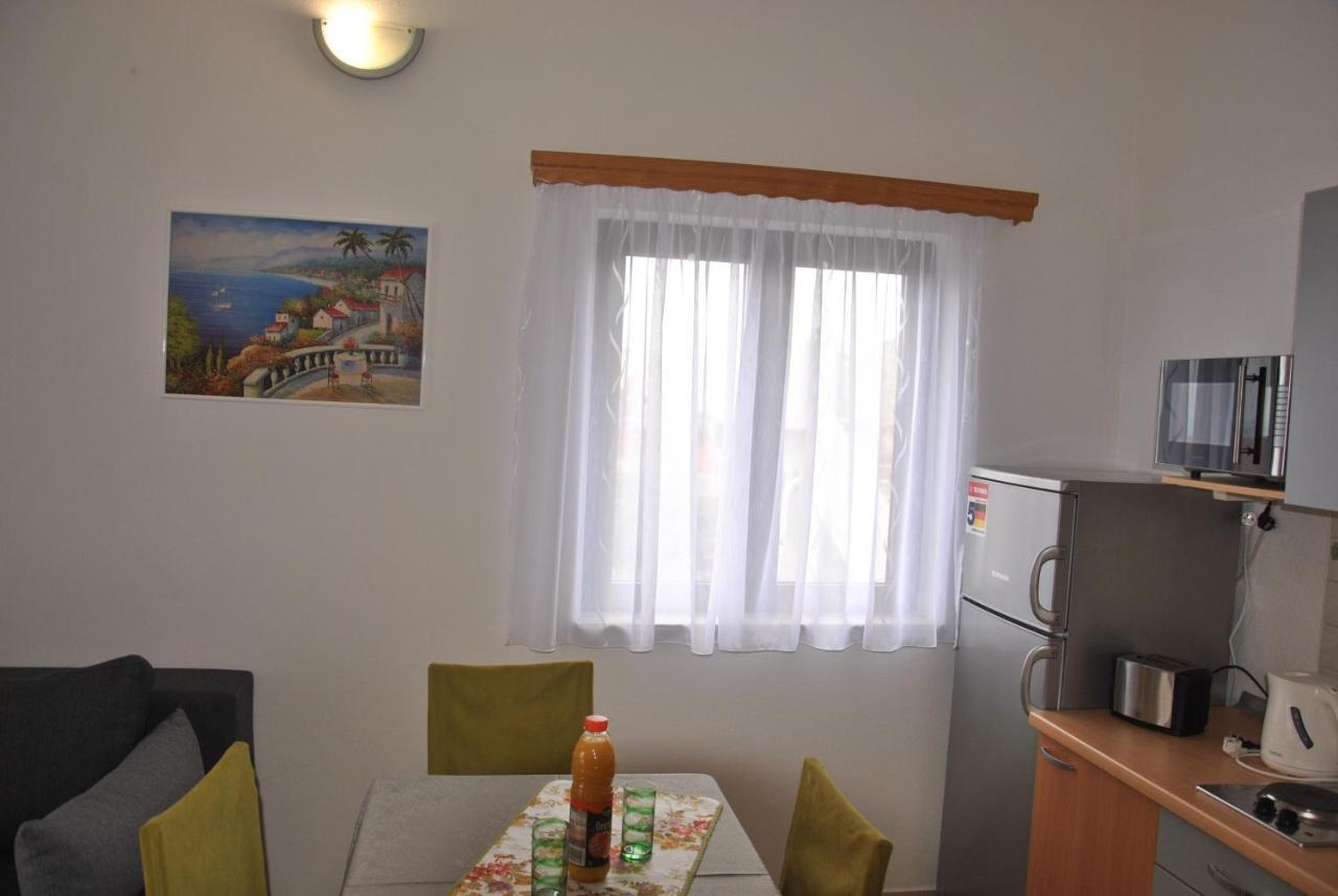 Apartments Villa Macola Trogir Exterior photo